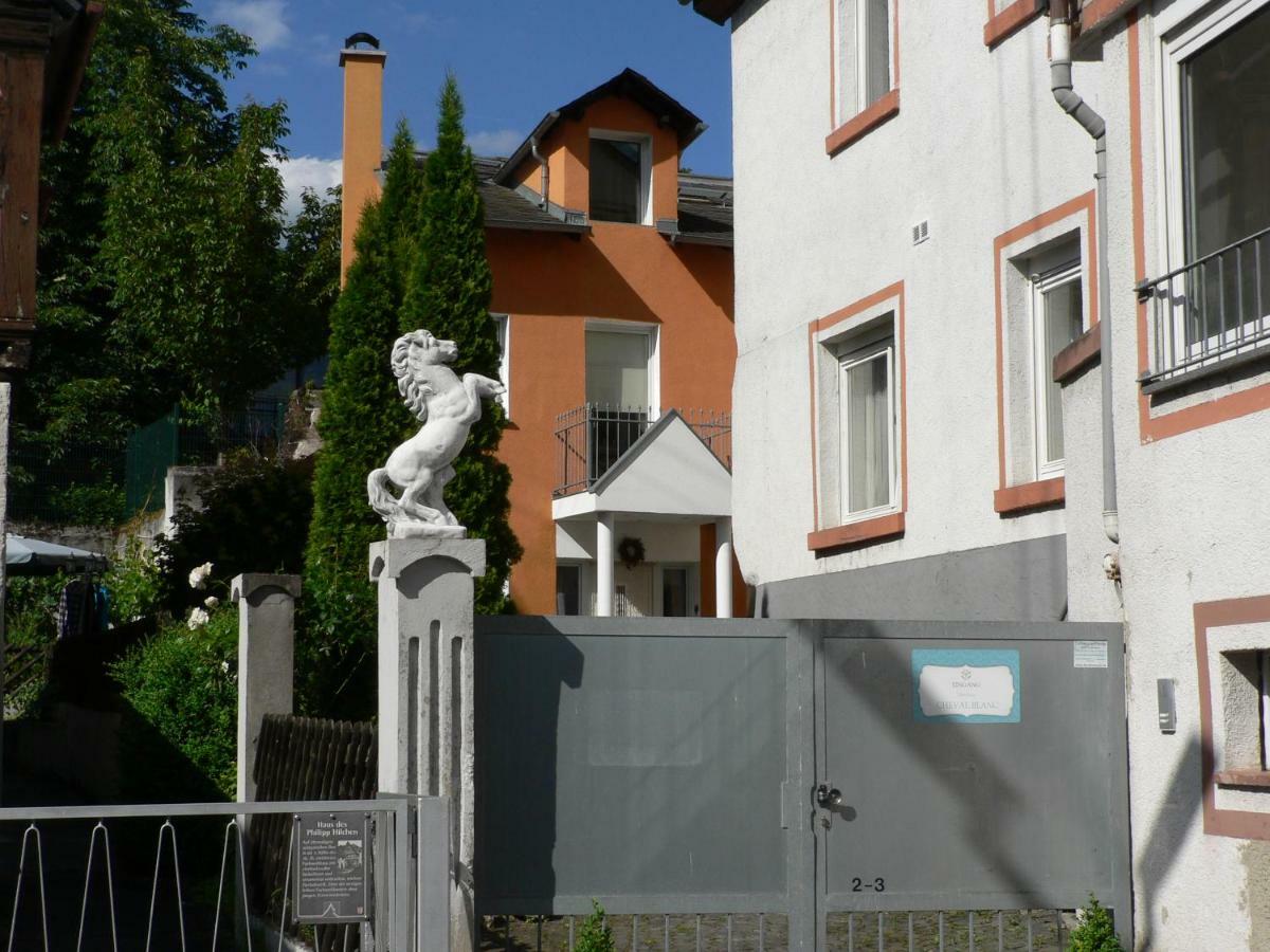 Gaestehaus Cheval Blanc Lorch am Rhein Eksteriør billede
